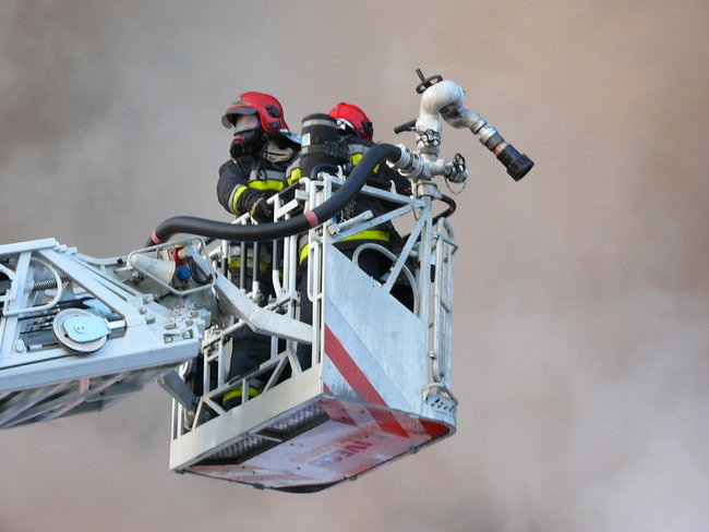 Spłonął supermarket Nomi w Lesznie (zdjęcia)