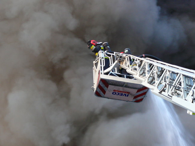 Spłonął supermarket Nomi w Lesznie (zdjęcia)