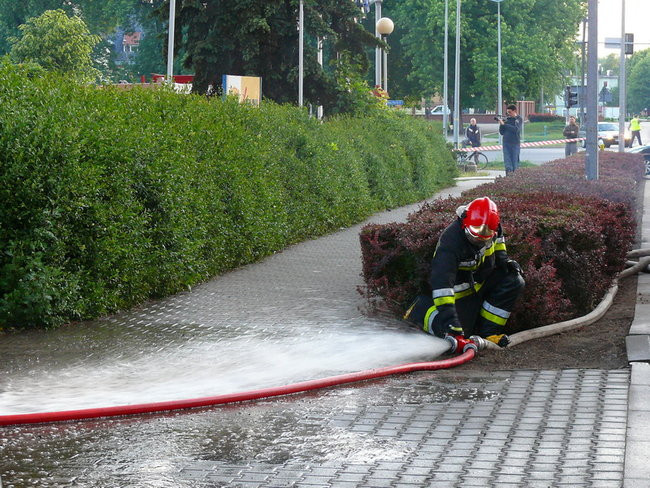 Spłonął supermarket Nomi w Lesznie (zdjęcia)
