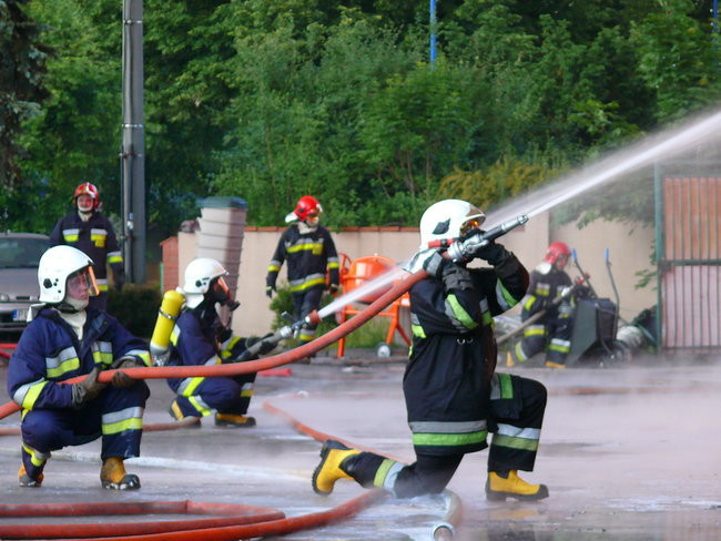 Spłonął supermarket Nomi w Lesznie (zdjęcia)
