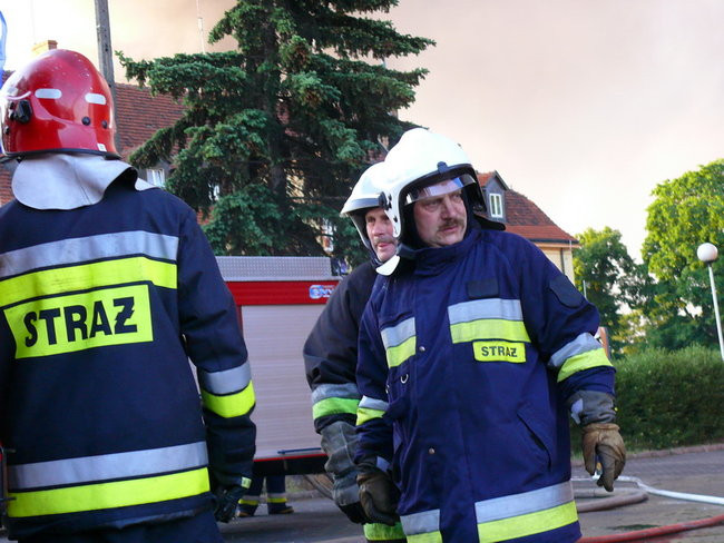 Spłonął supermarket Nomi w Lesznie (zdjęcia)