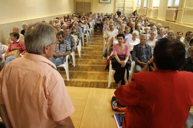 Członkowie LSM zbierają podpisy (zdjęcia)