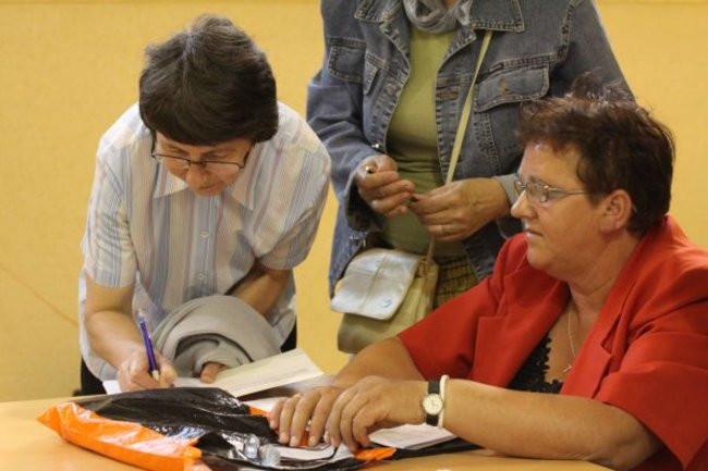 Członkowie LSM zbierają podpisy (zdjęcia)