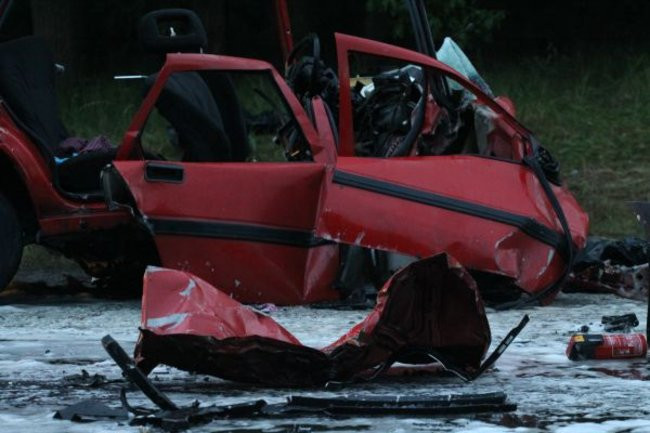 Czołówka na szosie rydzyńskiej. Pięć osób nie żyje