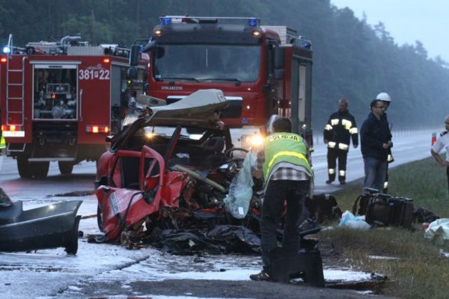 Czołówka na szosie rydzyńskiej. Pięć osób nie żyje
