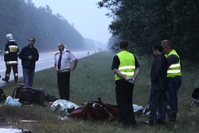 Czołówka na szosie rydzyńskiej. Pięć osób nie żyje