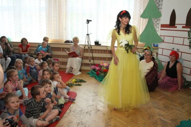 Rodzice wystawili Królewnę Śnieżkę (zdjęcia)