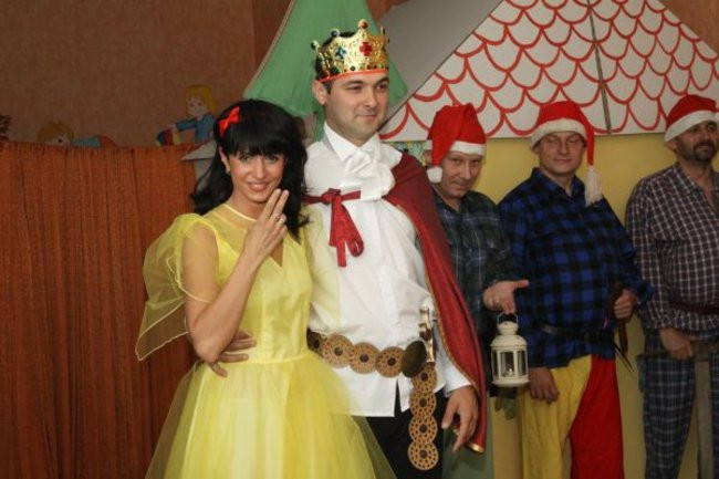 Rodzice wystawili Królewnę Śnieżkę (zdjęcia)