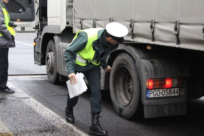 Dziś policja i ITD kontrolują tiry (zdjęcia)