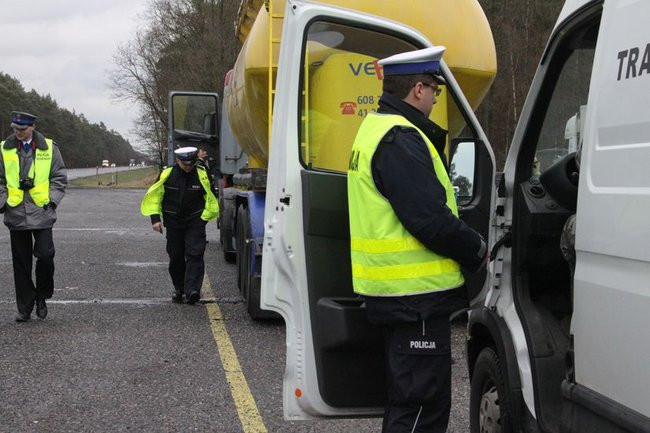 Dziś policja i ITD kontrolują tiry (zdjęcia)