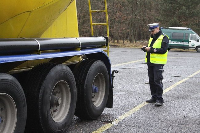 Dziś policja i ITD kontrolują tiry (zdjęcia)