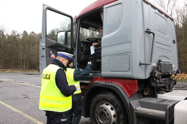Dziś policja i ITD kontrolują tiry (zdjęcia)