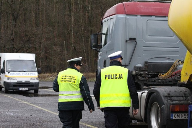 Dziś policja i ITD kontrolują tiry (zdjęcia)