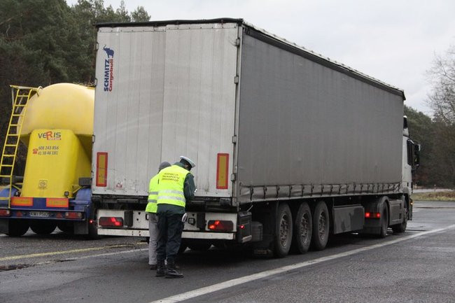 Dziś policja i ITD kontrolują tiry (zdjęcia)
