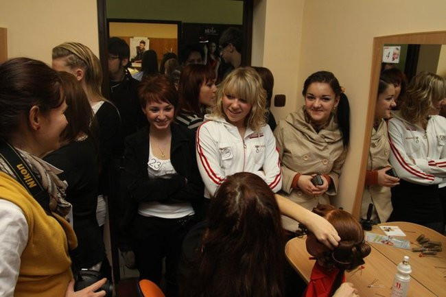 Dziewczyny lecą na fryzjerów (zdjęcia)