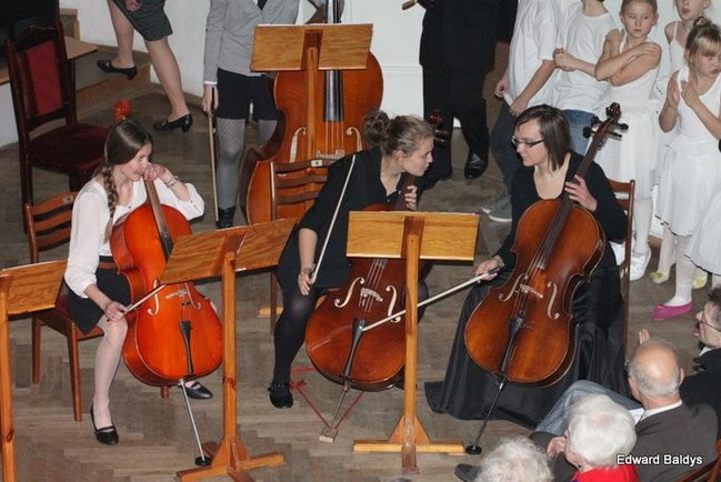 Instrumenty pod choinkę (zdjęcia)