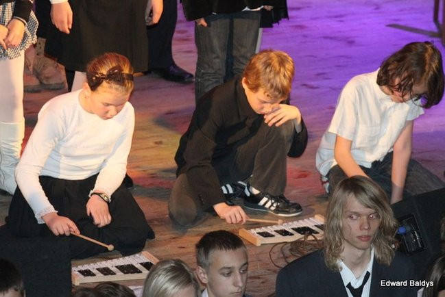 Instrumenty pod choinkę (zdjęcia)