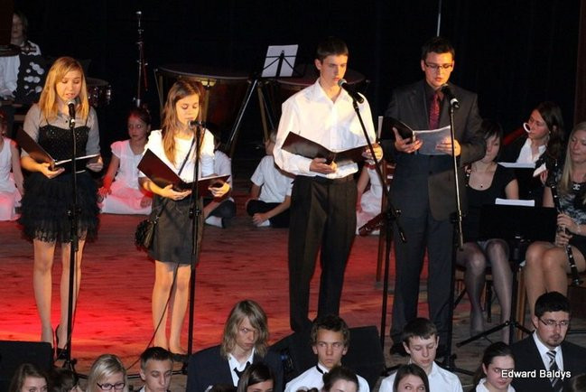 Instrumenty pod choinkę (zdjęcia)