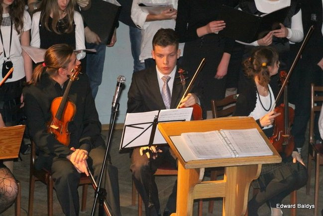 Instrumenty pod choinkę (zdjęcia)