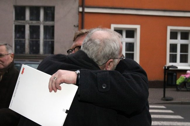 Tablica Solidarności na kamienicy przy Chrobrego 21 (zdjęcia)