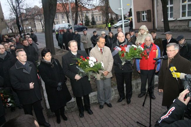 Tablica Solidarności na kamienicy przy Chrobrego 21 (zdjęcia)