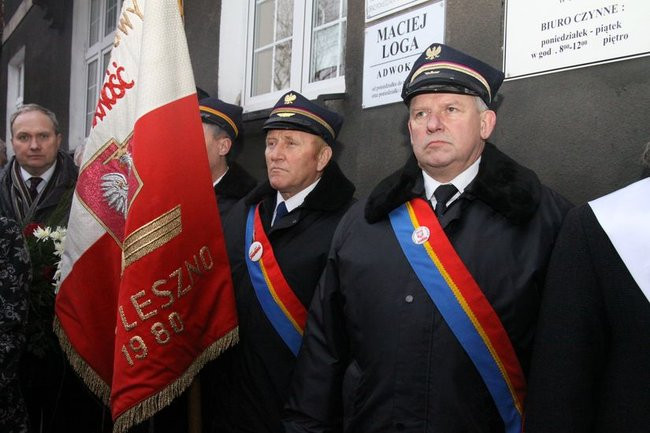 Tablica Solidarności na kamienicy przy Chrobrego 21 (zdjęcia)