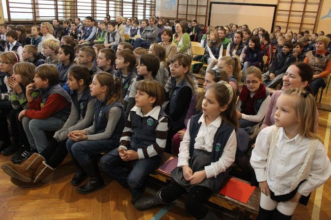 Absolwenci dziesiątki są dumą Leszna (zdjęcia)