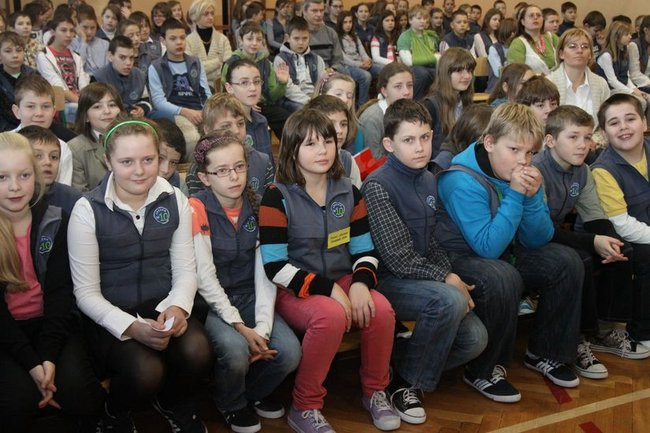 Absolwenci dziesiątki są dumą Leszna (zdjęcia)