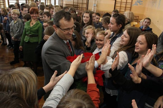 Absolwenci dziesiątki są dumą Leszna (zdjęcia)