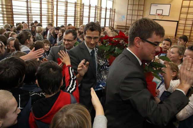 Absolwenci dziesiątki są dumą Leszna (zdjęcia)