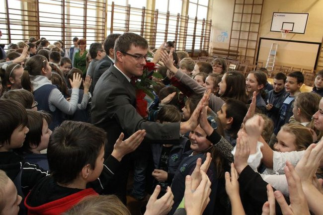 Absolwenci dziesiątki są dumą Leszna (zdjęcia)