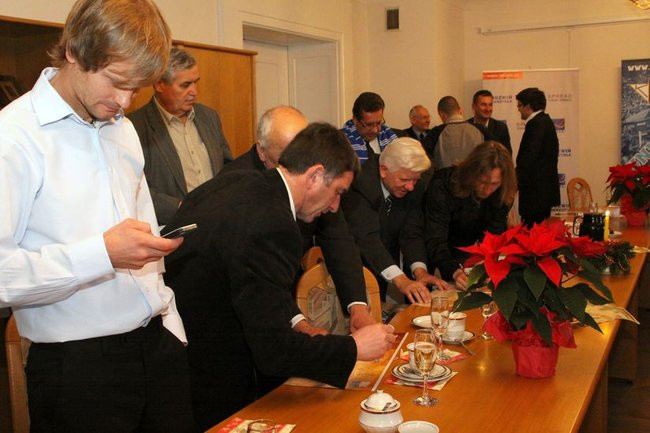 Opłatek z żużlowcami (zdjęcia)