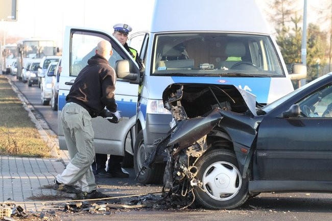 Renault kompletnie strzaskane (zdjęcia)