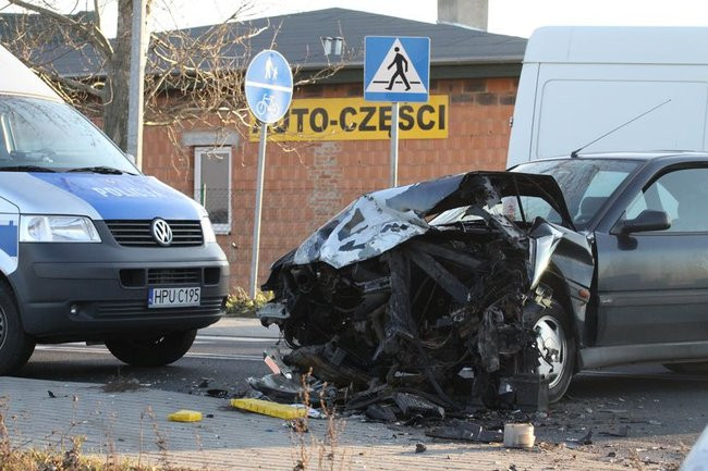 Renault kompletnie strzaskane (zdjęcia)