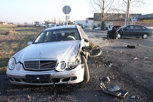 Renault kompletnie strzaskane (zdjęcia)