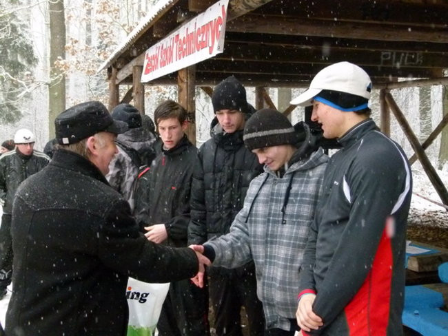 Bieg w zimowej scenerii (zdjęcia)