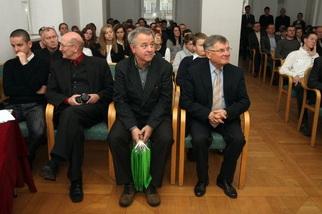 Młodzież w ratuszu (zdjęcia)
