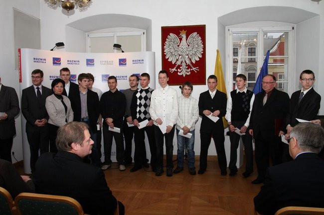Młodzież w ratuszu (zdjęcia)