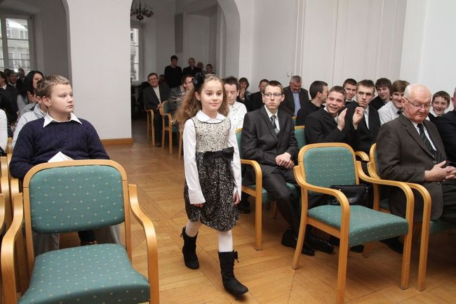 Młodzież w ratuszu (zdjęcia)