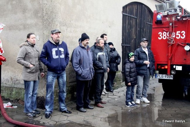 50.000 zł strat po pożarze domu w Święciechowie (zdjęcia)