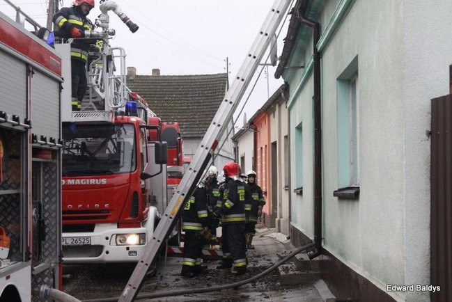 50.000 zł strat po pożarze domu w Święciechowie (zdjęcia)