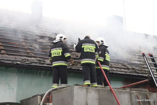 50.000 zł strat po pożarze domu w Święciechowie (zdjęcia)