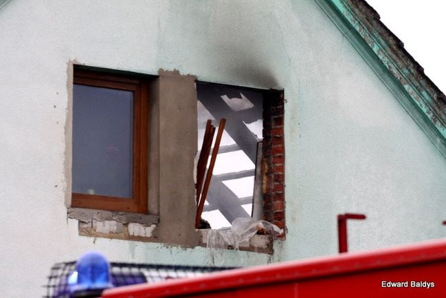 50.000 zł strat po pożarze domu w Święciechowie (zdjęcia)