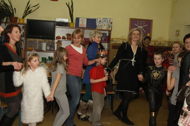 Przebierańcy w SP 9 w Lesznie (zdjęcia)