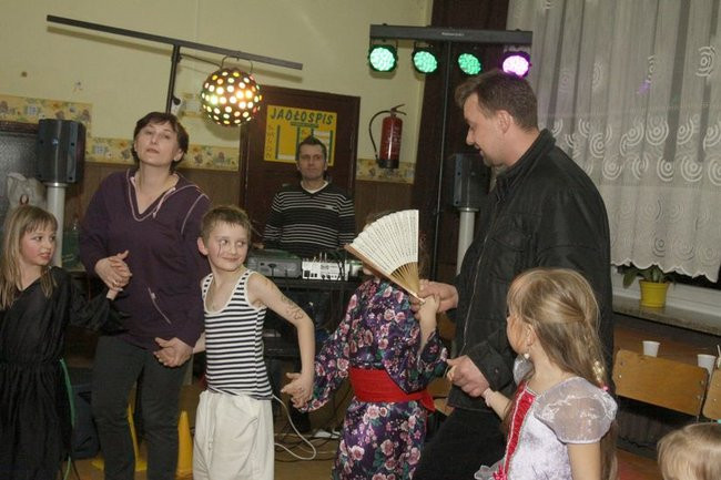 Przebierańcy w SP 9 w Lesznie (zdjęcia)