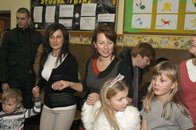 Przebierańcy w SP 9 w Lesznie (zdjęcia)