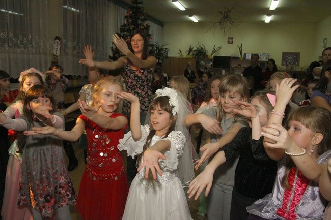 Przebierańcy w SP 9 w Lesznie (zdjęcia)