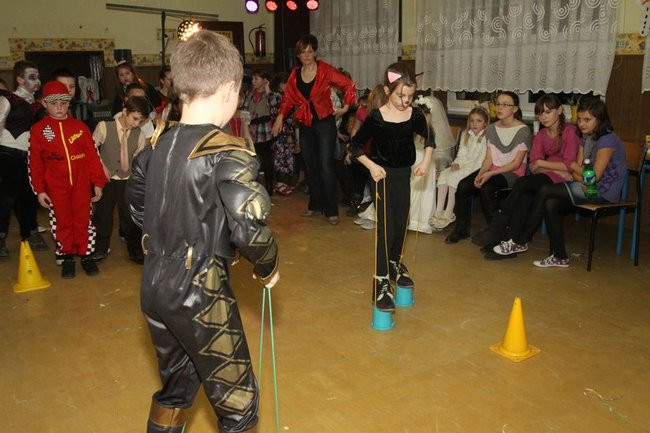 Przebierańcy w SP 9 w Lesznie (zdjęcia)