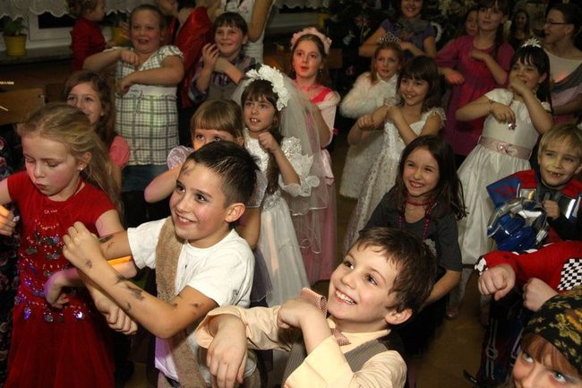 Przebierańcy w SP 9 w Lesznie (zdjęcia)