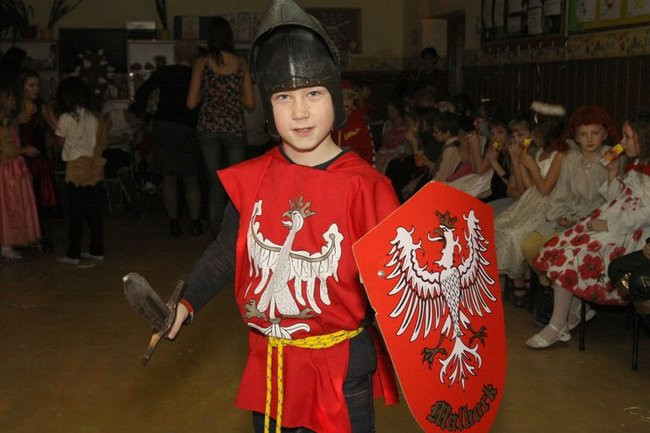 Przebierańcy w SP 9 w Lesznie (zdjęcia)